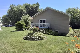708 Riverview Ct, Jefferson, WI 53549 - Photo 21