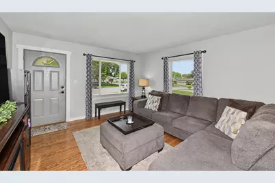 729  Clark Ave, South Milwaukee, WI 53172 - Photo 5