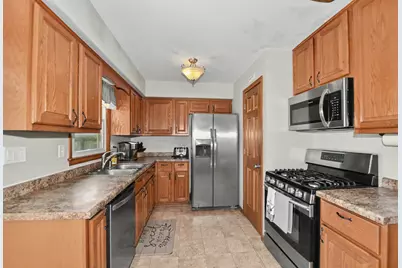 729  Clark Ave, South Milwaukee, WI 53172 - Photo 9