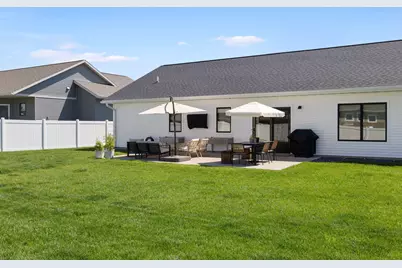 1120  Crockett Dr, Holmen, WI 54636 - Photo 25