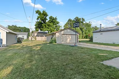 1016 S 97th St, West Allis, WI 53214 - Photo 25