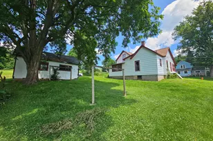 219 N Cherry St, La Farge, WI 54639 - Photo 3