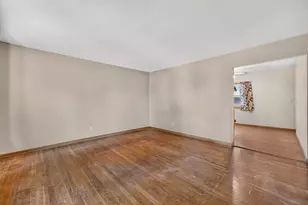 6527 S 18th St, Milwaukee, WI 53221 - Photo 25