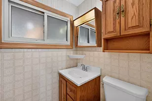 6527 S 18th St, Milwaukee, WI 53221 - Photo 13