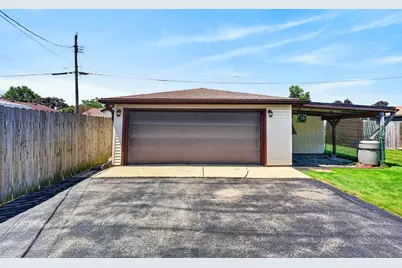 6527 S 18th St, Milwaukee, WI 53221 - Photo 5