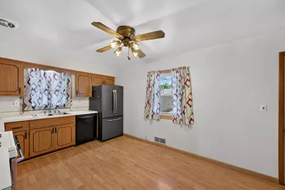 6527 S 18th St, Milwaukee, WI 53221 - Photo 21