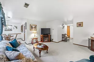 1755 Parknoll Ln, Port Washington, WI 53074 - Photo 5