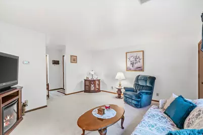 1755  Parknoll Ln #4, Port Washington, WI 53074 - Photo 3