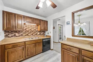 1755 Parknoll Ln, Port Washington, WI 53074 - Photo 9