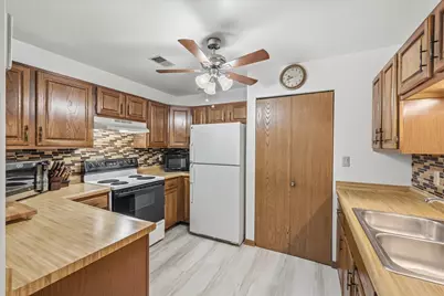 1755  Parknoll Ln #4, Port Washington, WI 53074 - Photo 7