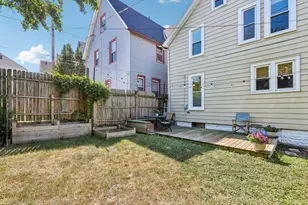 510 E Garfield Ave, Milwaukee, WI 53212 - Photo 43