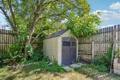 510 E Garfield Ave, Milwaukee, WI 53212 - Photo 39