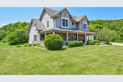 3615  Williams Ct, Waukesha, WI 53188 - Photo 5