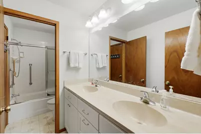 2212  Allen Ln, Waukesha, WI 53186 - Photo 21