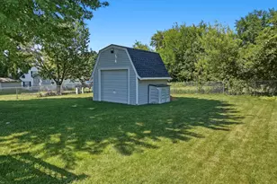 2212 Allen Ln, Waukesha, WI 53186 - Photo 27