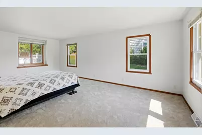 2212  Allen Ln, Waukesha, WI 53186 - Photo 13