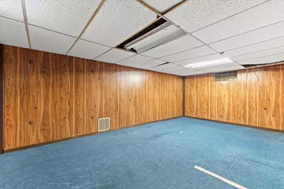 21115 W Lincoln Ave, New Berlin, WI 53146 - Photo 25