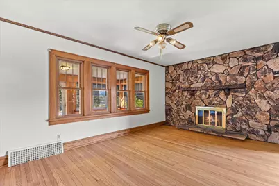 21115 W Lincoln Ave, New Berlin, WI 53146 - Photo 7