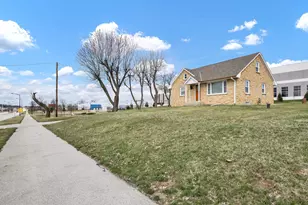 N128W20472 Holy Hill Rd, Germantown, WI 53076 - Photo 19