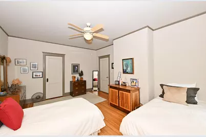 2230 E Bradford Ave #H, Milwaukee, WI 53211 - Photo 27