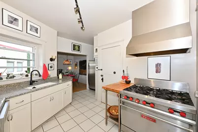 2230 E Bradford Ave #H, Milwaukee, WI 53211 - Photo 7