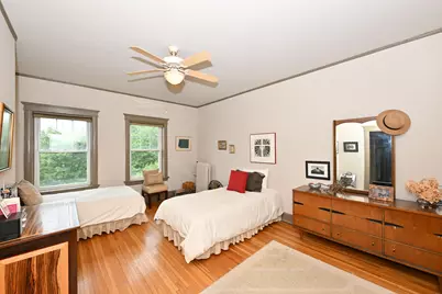 2230 E Bradford Ave #H, Milwaukee, WI 53211 - Photo 23