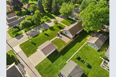403  Walworth St, Lake Geneva, WI 53147 - Photo 9