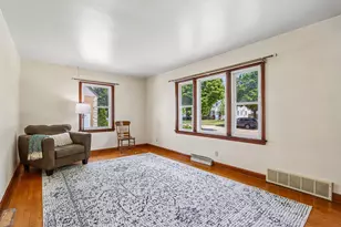 2879 S 91st St, West Allis, WI 53227 - Photo 3