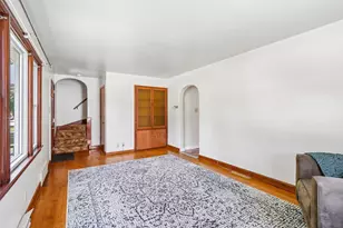 2879 S 91st St, West Allis, WI 53227 - Photo 9