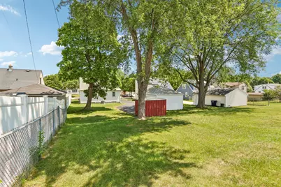 2879 S 91st St, West Allis, WI 53227 - Photo 29