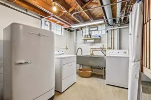 2879 S 91st St, West Allis, WI 53227 - Photo 23