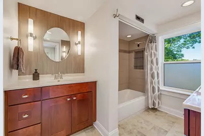 610 N 119th St, Wauwatosa, WI 53226 - Photo 15