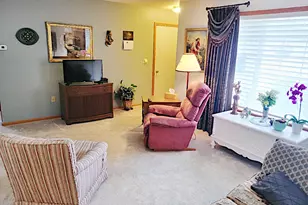 9374 W Loomis Rd, Franklin, WI 53132 - Photo 3