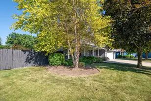 9140 Morgan Ct, Racine, WI 53126 - Photo 5
