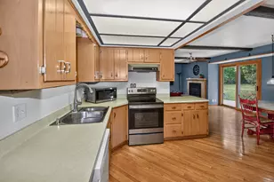 8930 S 21st St, Oak Creek, WI 53154 - Photo 7