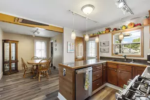 2152 S 72nd St, West Allis, WI 53219 - Photo 7