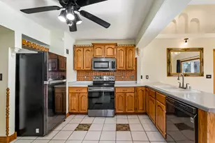2828 N 89th St, Milwaukee, WI 53222 - Photo 13