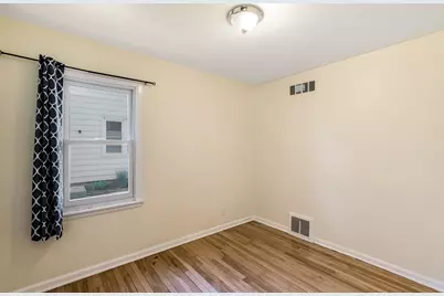 2828 N 89th St, Milwaukee, WI 53222 - Photo 17