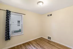 2828 N 89th St, Milwaukee, WI 53222 - Photo 17