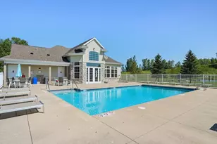 N17W26422 Meadowgrass Circle, Pewaukee, WI 53072 - Photo 3