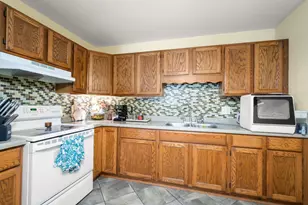 160 S Maple Ave, Slinger, WI 53086 - Photo 7