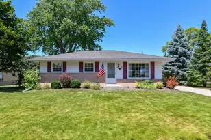 5647 S Lorene Ave, Milwaukee, WI 53221 - Photo 3