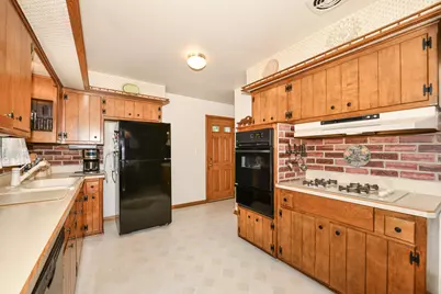 5647 S Lorene Ave, Milwaukee, WI 53221 - Photo 7