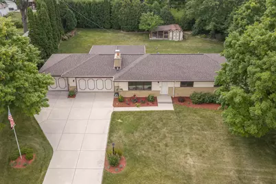 2985 S 126th St, New Berlin, WI 53151 - Photo 1