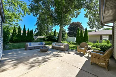 3950 S Camrose Ave, New Berlin, WI 53151 - Photo 25