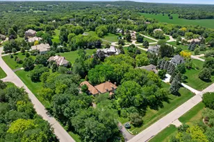N29W30593 Foxwood Dr, Delafield, WI 53072 - Photo 81