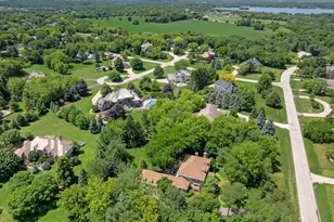N29W30593 Foxwood Dr, Delafield, WI 53072 - Photo 85