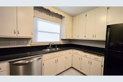 3870 N 86th St, Milwaukee, WI 53222 - Photo 5