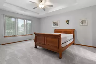 W240N2365 E Parkway Meadow Cir, Pewaukee, WI 53072 - Photo 17