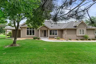 W240N2365 E Parkway Meadow Cir, Pewaukee, WI 53072 - Photo 1